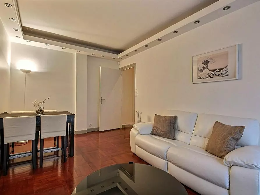 Immagine 4 di Appartamento in affitto  in Villa de la Faisanderie a Paris 16