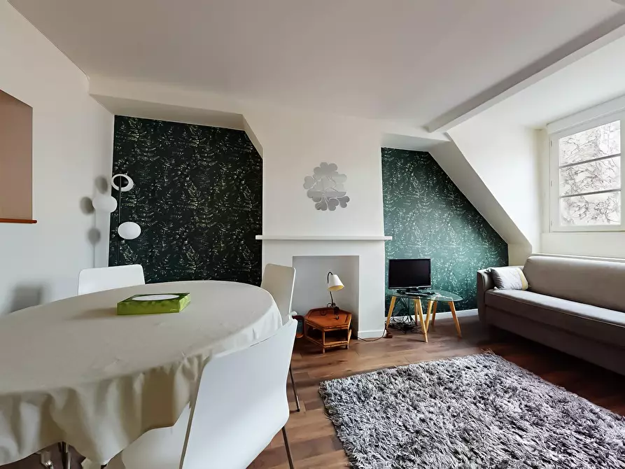 Immagine 7 di Appartamento in affitto  in Rue Sainte-Croix-de-la-Bretonnerie a Paris