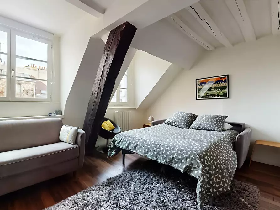 Immagine 5 di Appartamento in affitto  in Rue Sainte-Croix-de-la-Bretonnerie a Paris