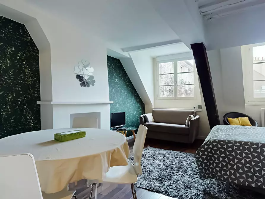 Immagine 6 di Appartamento in affitto  in Rue Sainte-Croix-de-la-Bretonnerie a Paris