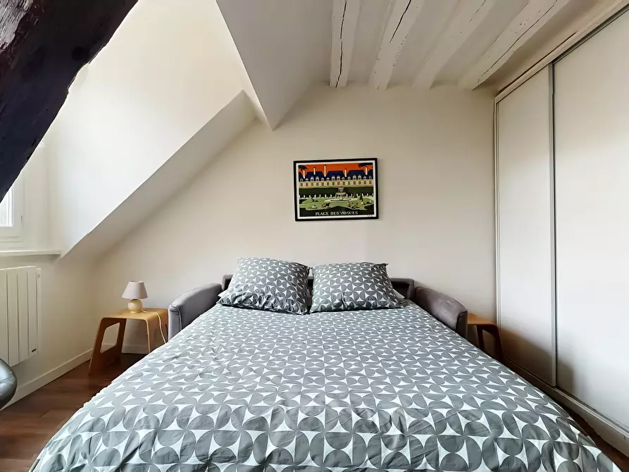 Immagine 3 di Appartamento in affitto  in Rue Sainte-Croix-de-la-Bretonnerie a Paris