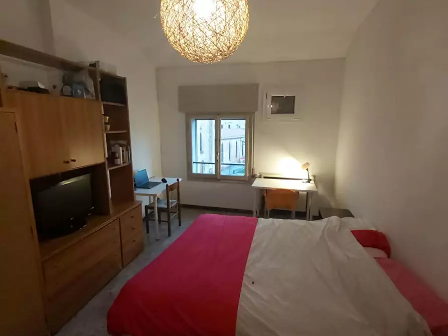 Immagine 2 di Camera in affitto  in Piazza San Francesco d'Assisi a Bologna