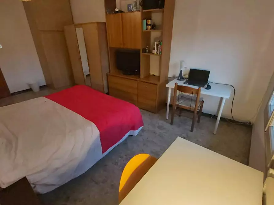 Immagine 3 di Camera in affitto  in Piazza San Francesco d'Assisi a Bologna