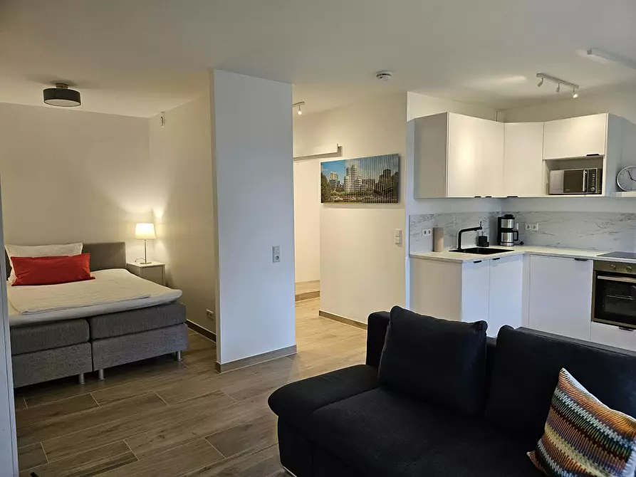 Immagine 2 di Casa indipendente in affitto  in Steinkribbenstraße a Düsseldorf