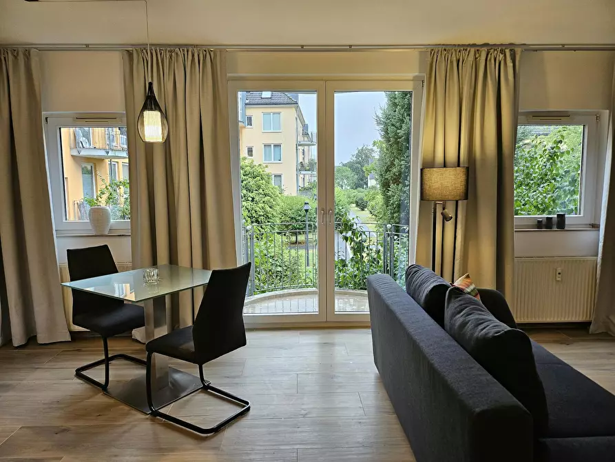 Immagine 1 di Casa indipendente in affitto  in Steinkribbenstraße a Düsseldorf