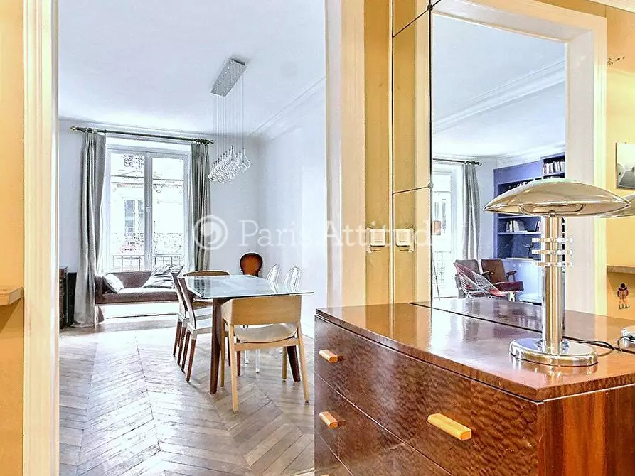 Immagine 5 di Appartamento in affitto  in Rue de Miromesnil a Paris 08