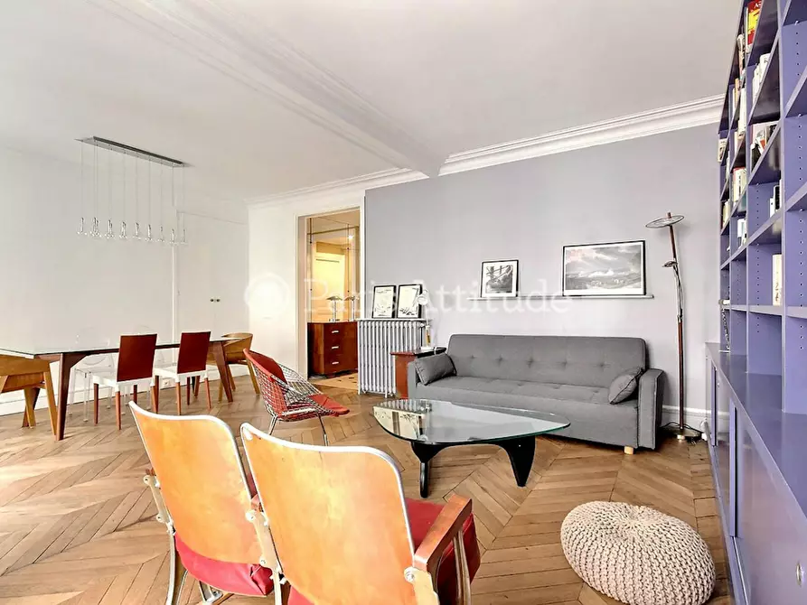 Immagine 8 di Appartamento in affitto  in Rue de Miromesnil a Paris 08