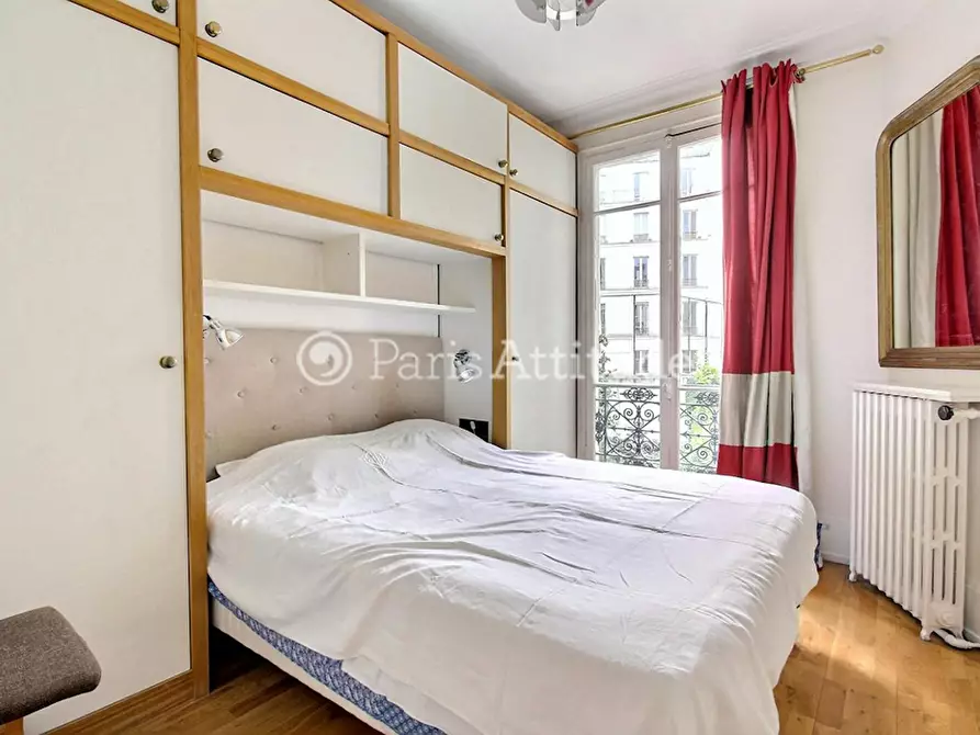 Immagine 2 di Appartamento in affitto  in Rue de Miromesnil a Paris 08