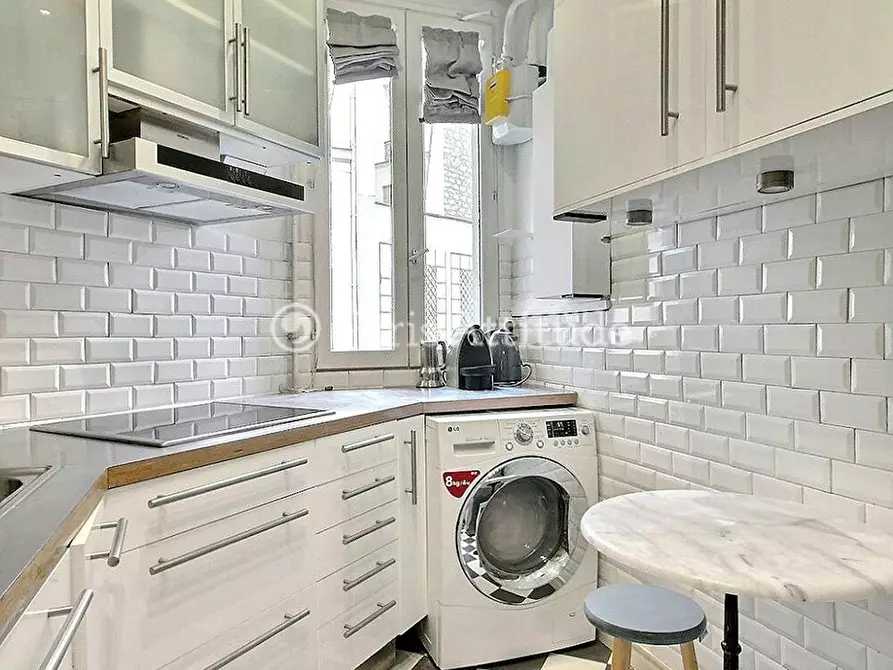 Immagine 9 di Appartamento in affitto  in Rue de Miromesnil a Paris 08