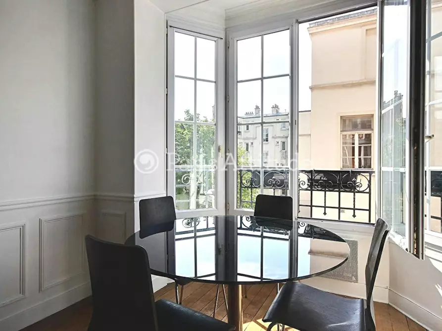 Immagine 7 di Appartamento in affitto  in Cité Voltaire a Paris