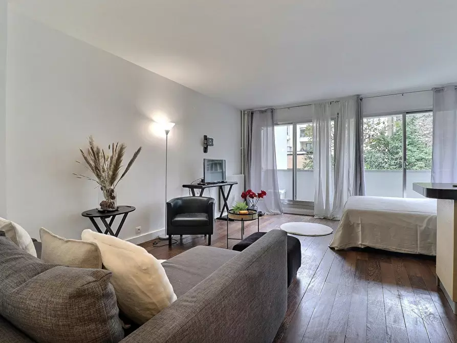 Immagine 1 di Appartamento in affitto  in Rue de l'Amiral Hamelin a Paris 16