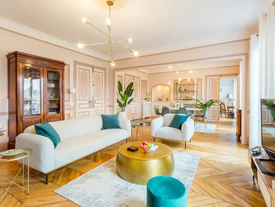 Immagine 1 di Appartamento in affitto  in Rue de Rome a Paris 08