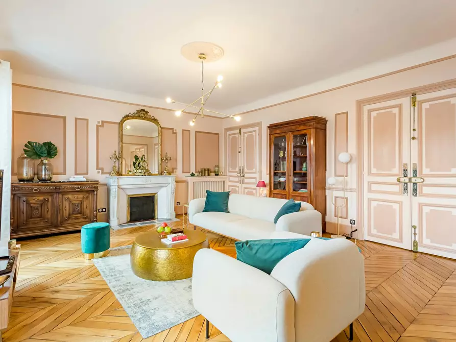 Immagine 10 di Appartamento in affitto  in Rue de Rome a Paris 08