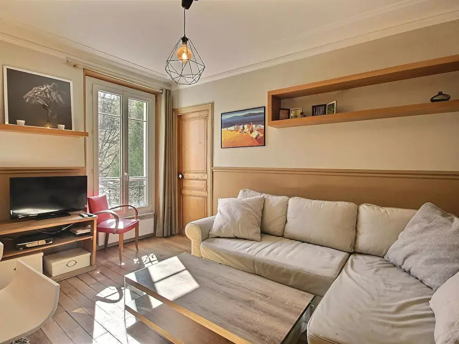 Immagine 1 di Appartamento in affitto  in Rue des Cloys a Paris 18