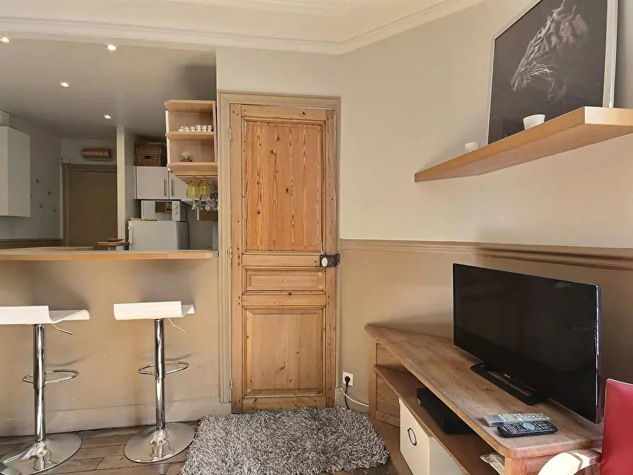 Immagine 7 di Appartamento in affitto  in Rue des Cloys a Paris 18