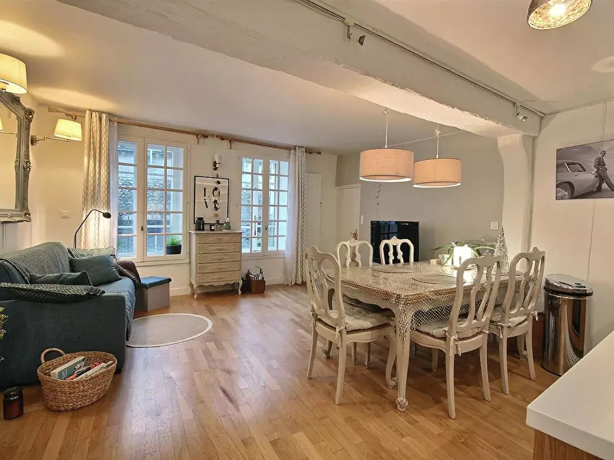 Immagine 1 di Appartamento in affitto  in Rue du Vertbois a Paris 03