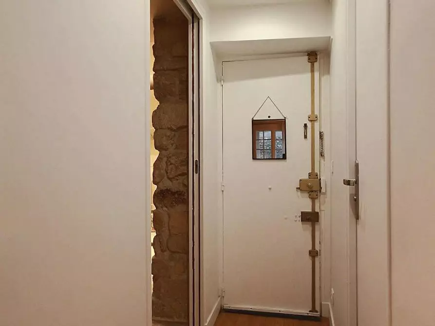Immagine 3 di Appartamento in affitto  in Rue du Vertbois a Paris 03