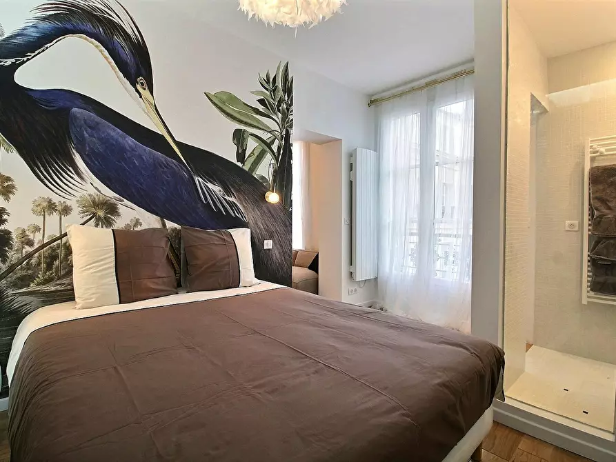 Immagine 2 di Appartamento in affitto  in Rue Greffulhe a Paris 08