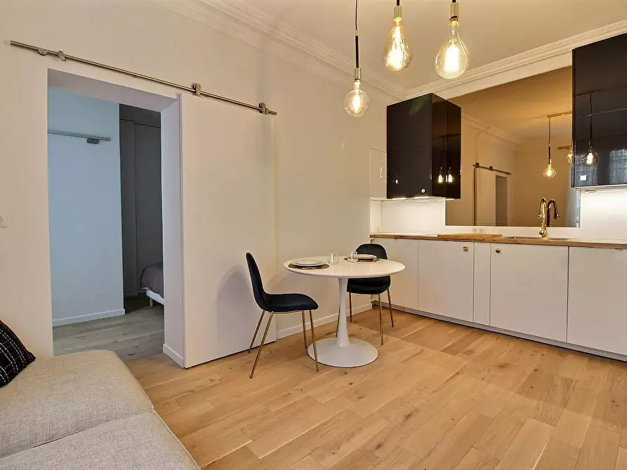 Immagine 3 di Appartamento in affitto  in Rue Greffulhe a Paris 08