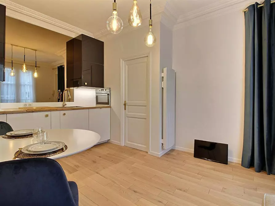 Immagine 4 di Appartamento in affitto  in Rue Greffulhe a Paris 08