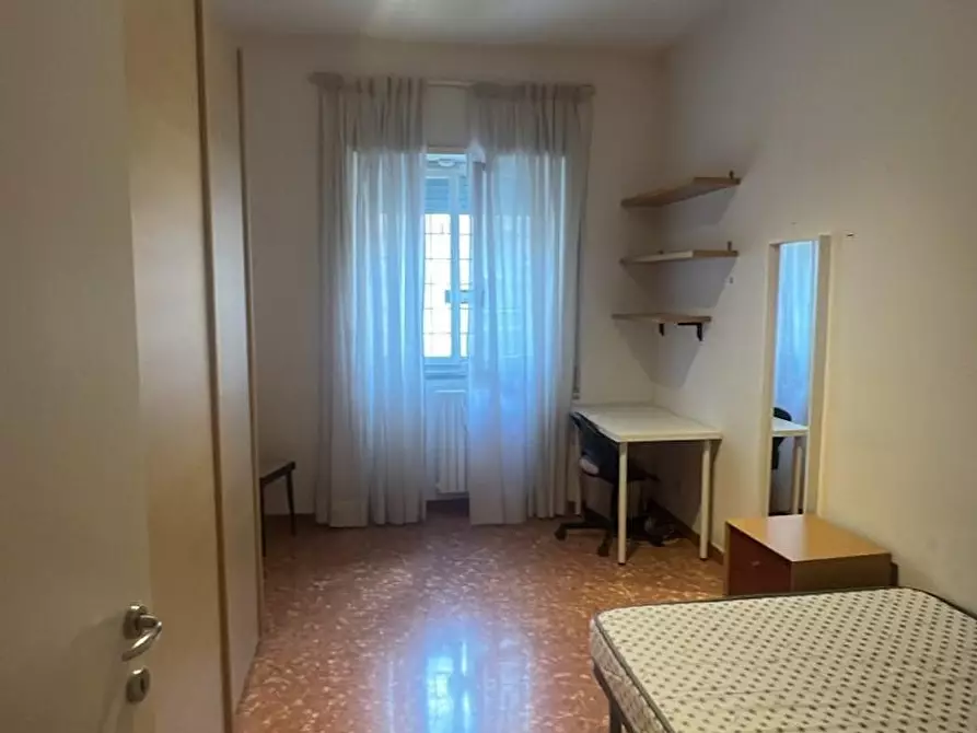 Immagine 1 di Camera in affitto  in Via Bernardo Barbiellini Amidei a Roma