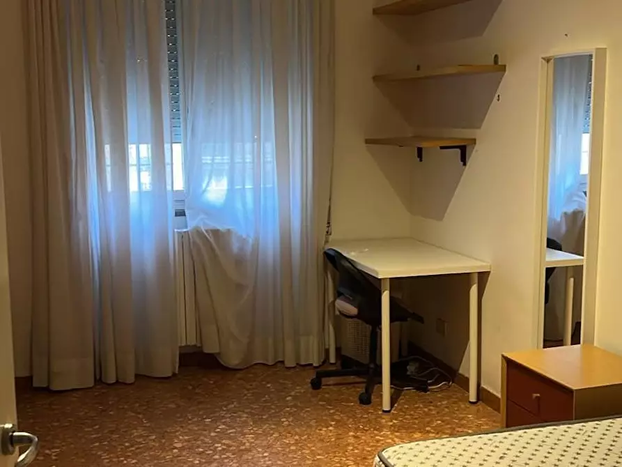 Immagine 4 di Camera in affitto  in Via Bernardo Barbiellini Amidei a Roma