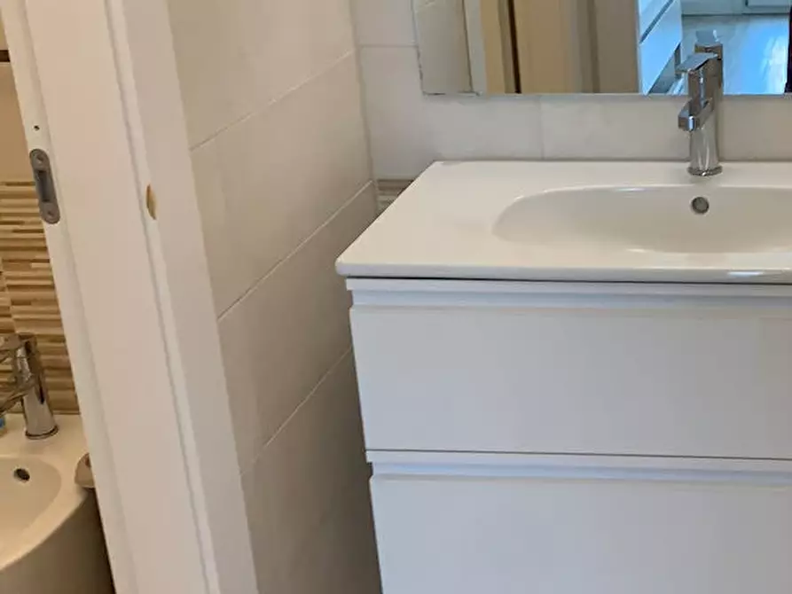 Immagine 10 di Appartamento in affitto  in Via Giovanni Battista Niccolini a Milano