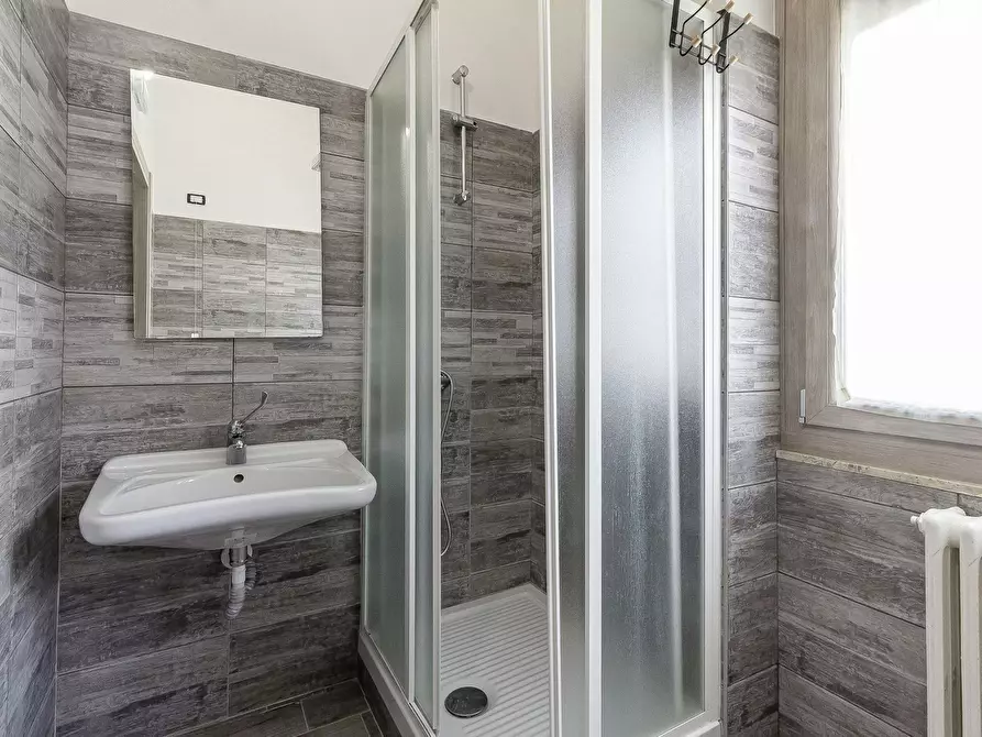 Immagine 8 di Camera in affitto  in Viale Adua a Sassari