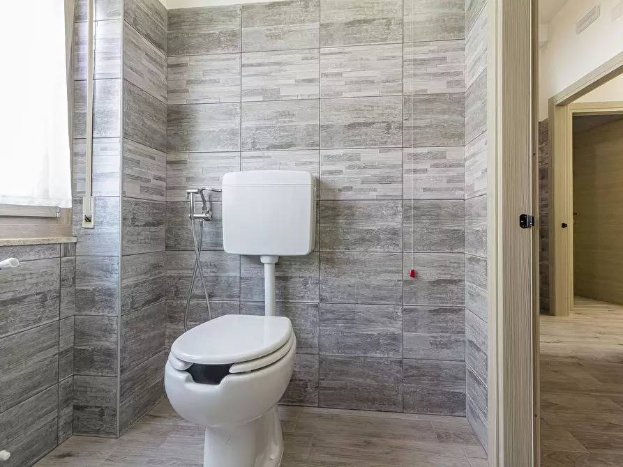 Immagine 9 di Camera in affitto  in Viale Adua a Sassari