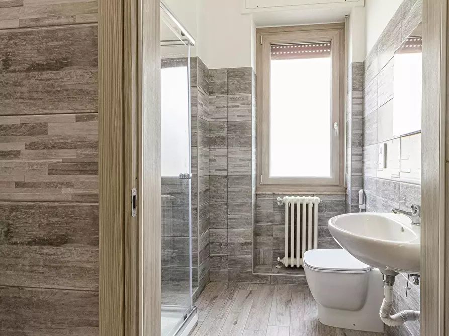 Immagine 5 di Camera in affitto  in Viale Adua a Sassari