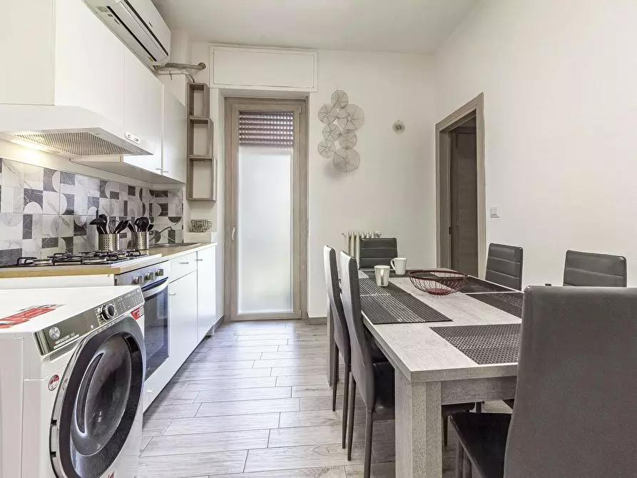 Immagine 10 di Camera in affitto  in Viale Adua a Sassari