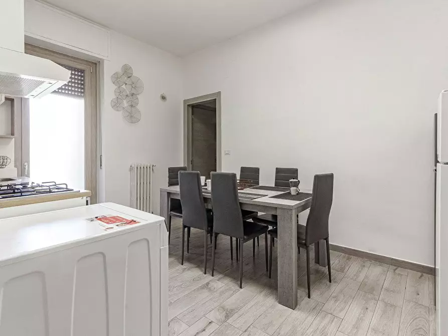 Immagine 9 di Camera in affitto  in Viale Adua a Sassari