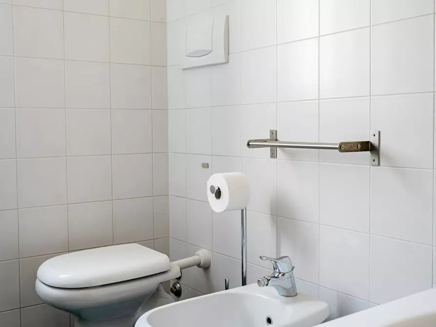 Immagine 9 di Camera in affitto  in Via Generale Gustavo Fara a Milano