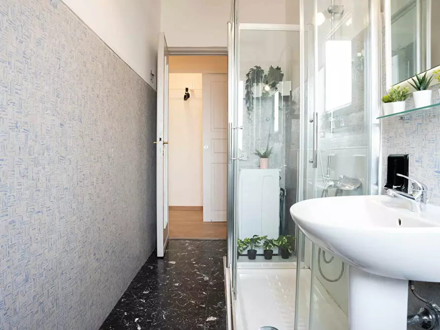 Immagine 8 di Camera in affitto  in Via Donatello a Milano