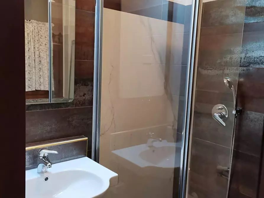 Immagine 5 di Camera in affitto  in Via Cusago a Milano