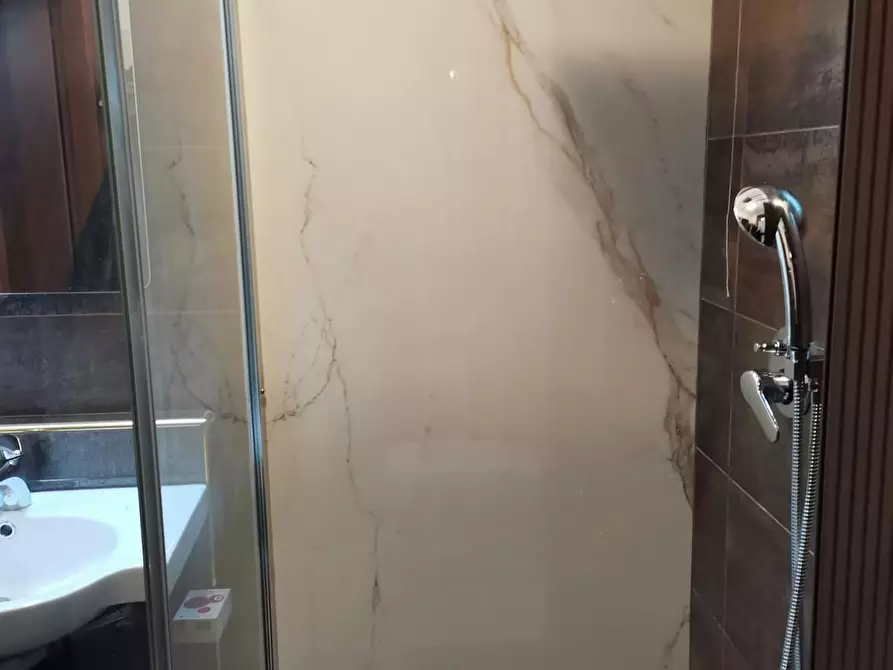 Immagine 6 di Camera in affitto  in Via Cusago a Milano