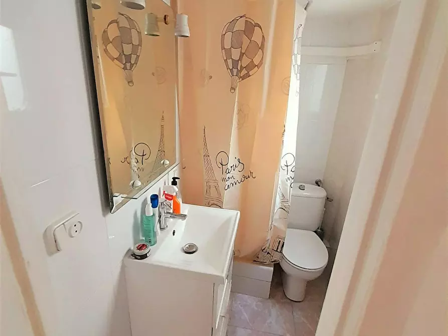 Immagine 5 di Appartamento in affitto  in Carrer de Joaquín Costa a Barcelona