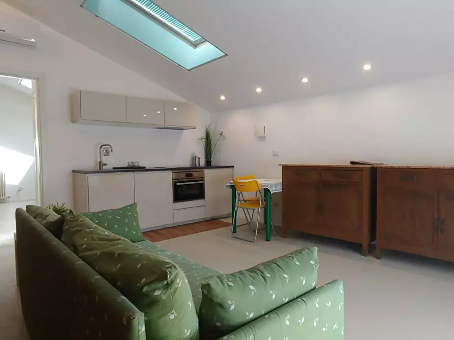 Immagine 2 di Appartamento in affitto  in Via Castiglione a Bologna