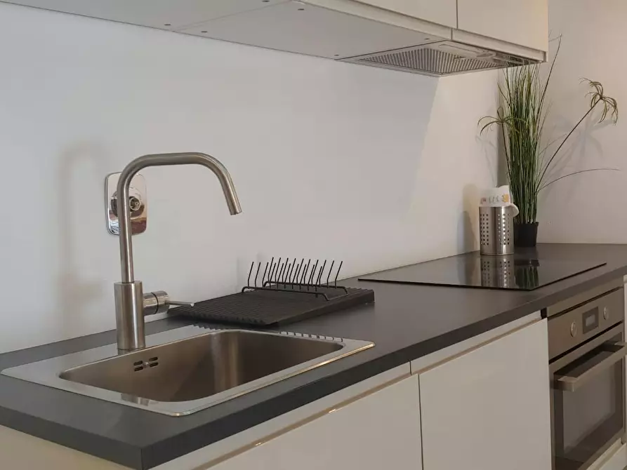 Immagine 5 di Appartamento in affitto  in Via Castiglione a Bologna