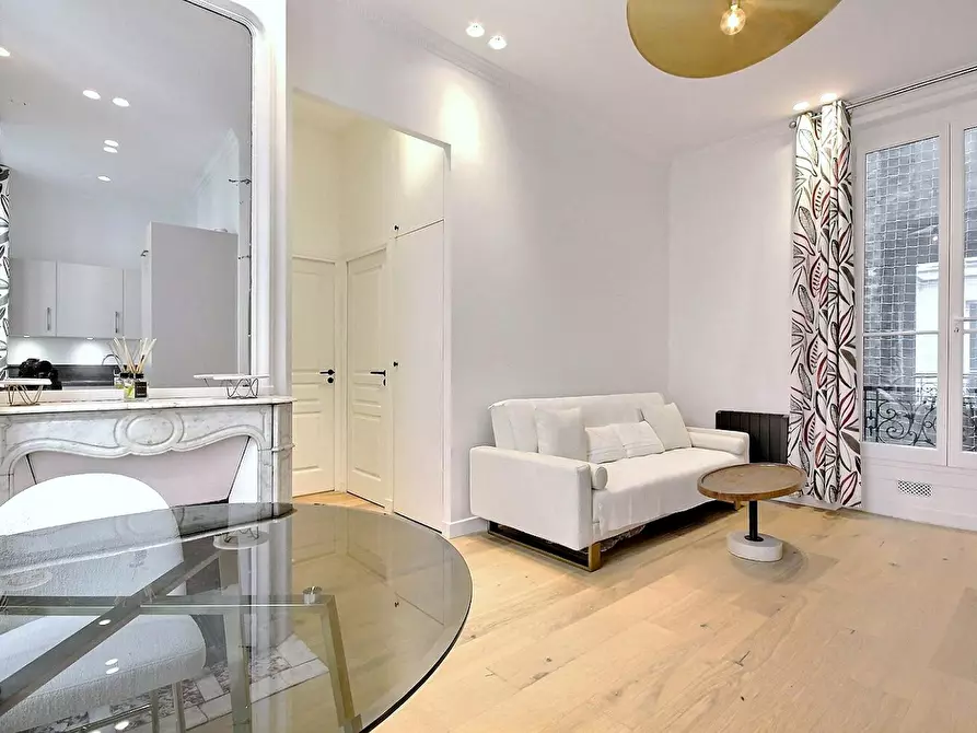 Immagine 4 di Appartamento in affitto  in Quai du Marché Neuf - Maurice Grimaud a Paris