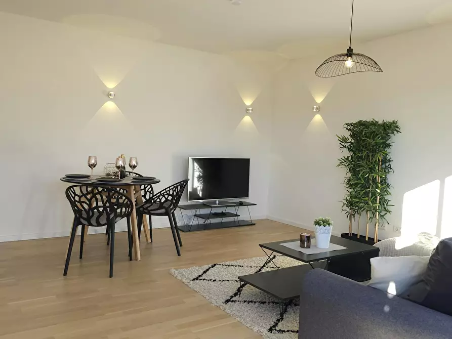 Immagine 9 di Appartamento in affitto  in Südparkallee a München