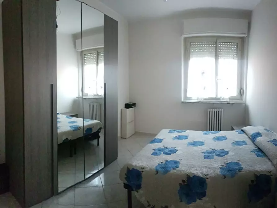 Immagine 6 di Camera in affitto  in Via Celeste Negarville a Torino