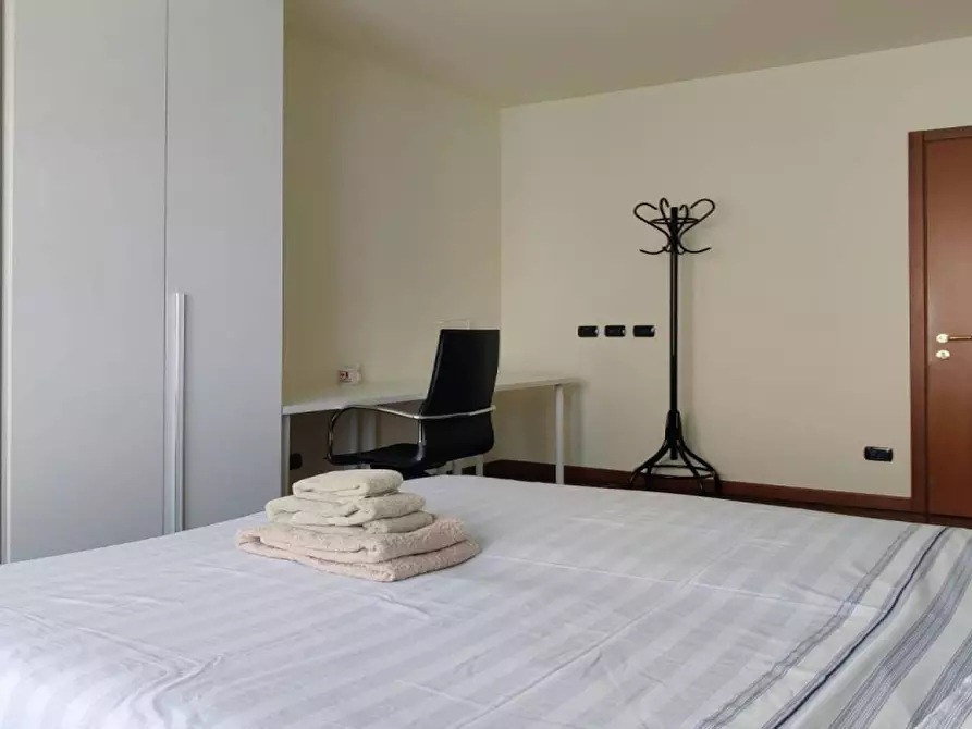 Immagine 3 di Camera in affitto  in Via Circonvallazione a Buccinasco