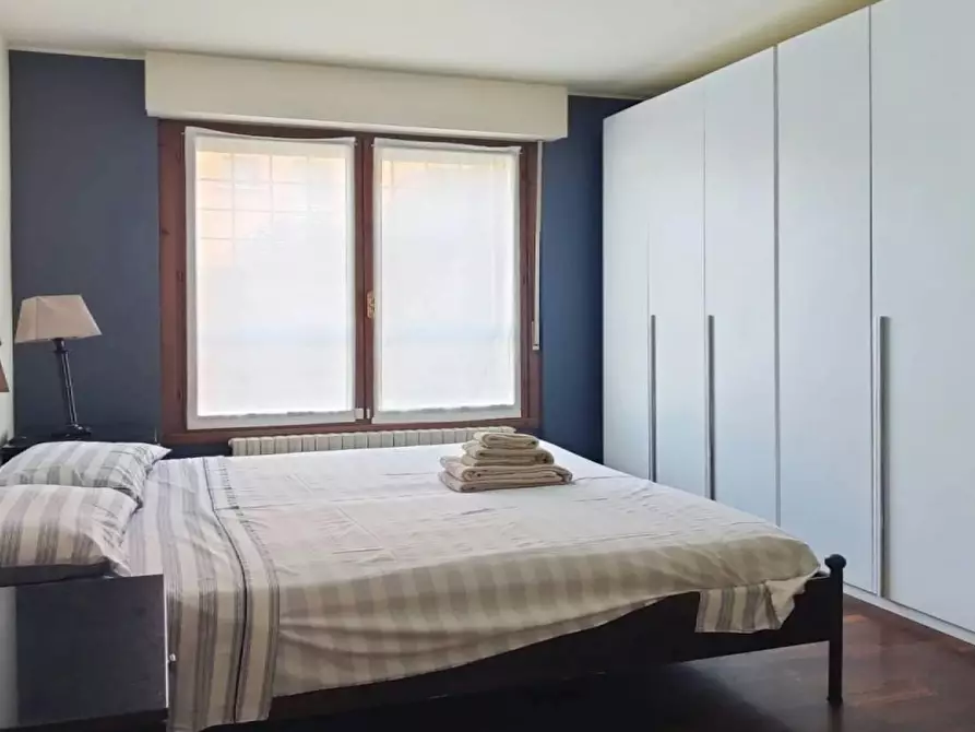 Immagine 4 di Camera in affitto  in Via Circonvallazione a Buccinasco