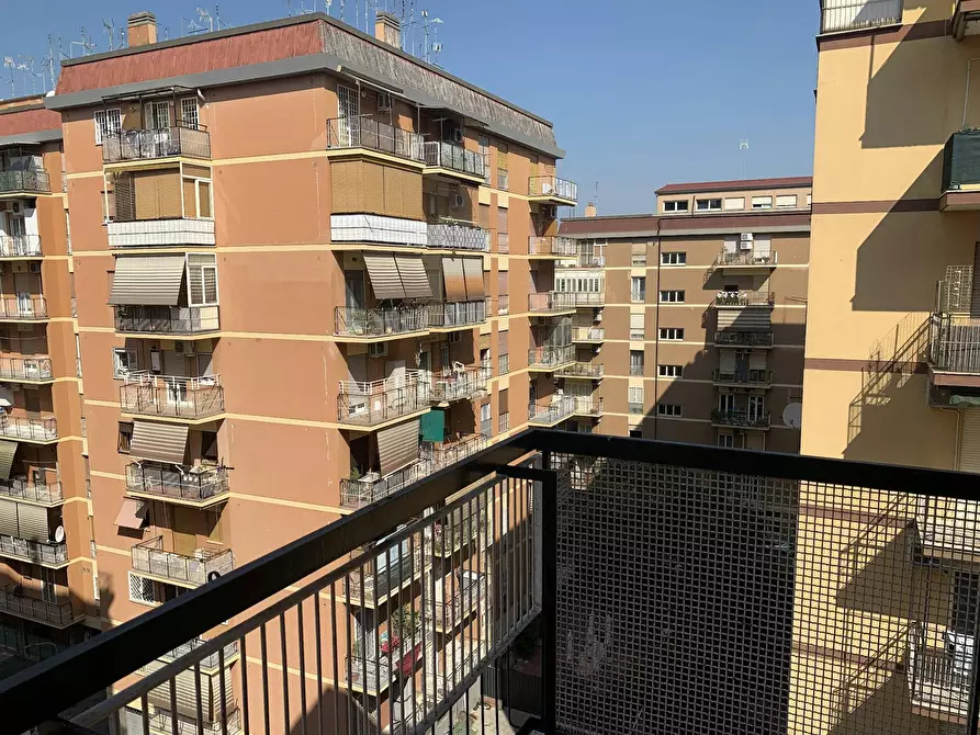 Immagine 2 di Camera in affitto  in Via Latisana a Roma