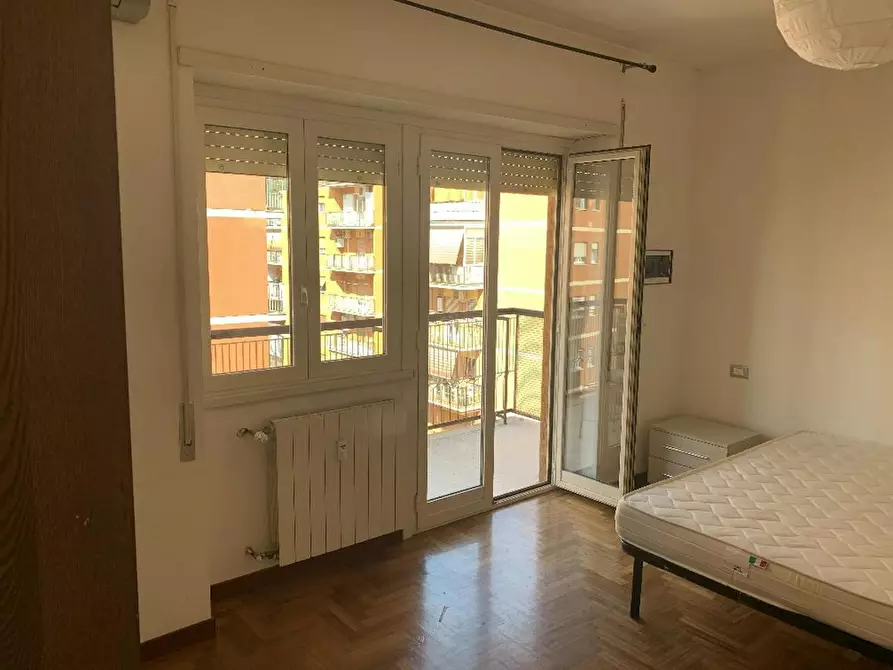 Immagine 3 di Camera in affitto  in Via Latisana a Roma