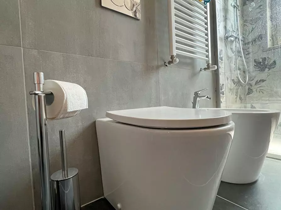 Immagine 10 di Camera in affitto  in Via Gioacchino Quarello a Torino