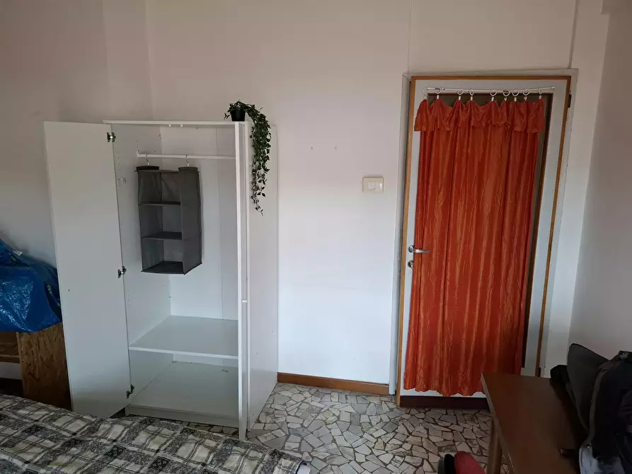 Immagine 10 di Camera in affitto  in Via Makallè a Padova