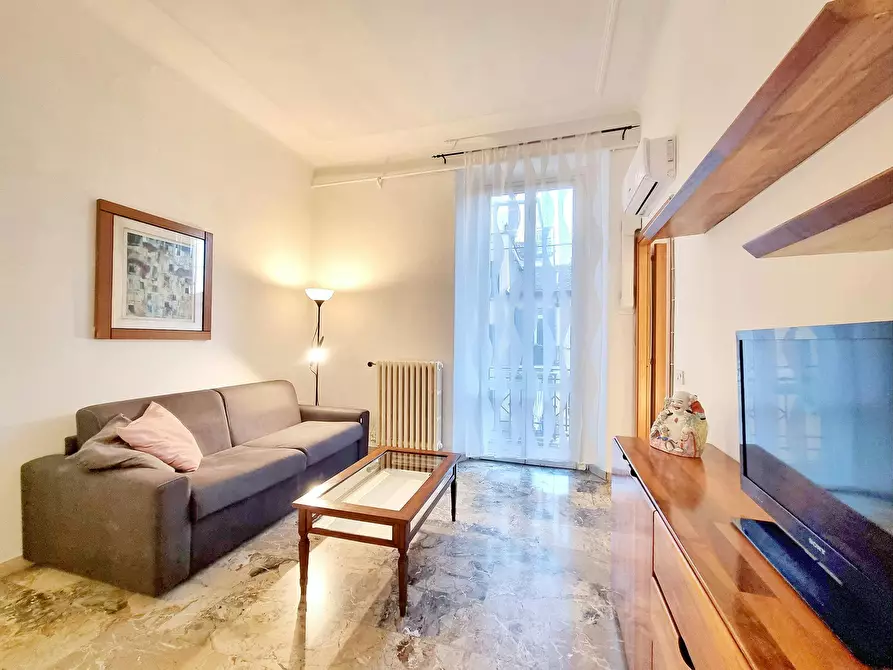 Immagine 2 di Appartamento in affitto  in Via Volturno a Milano