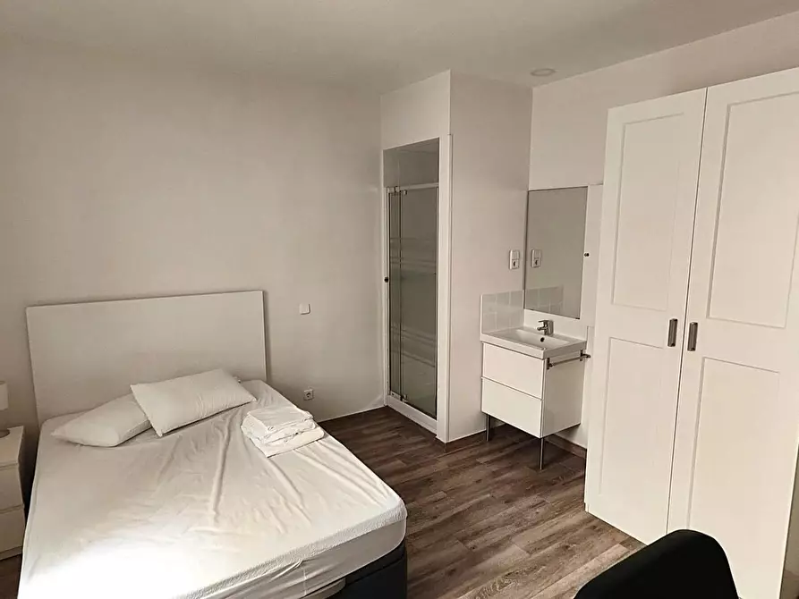 Immagine 2 di Camera in affitto  in Calle del Alcalde Sáinz de Baranda a Madrid